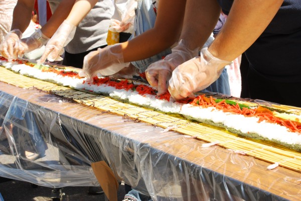 216-meter-long Dragon Sushi roll